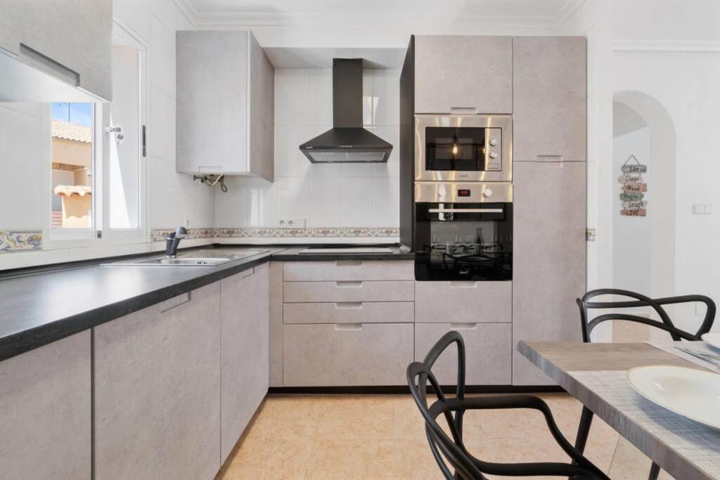 Villa-Capricho Playa - Zeus Torrevieja Ngoại thất bức ảnh